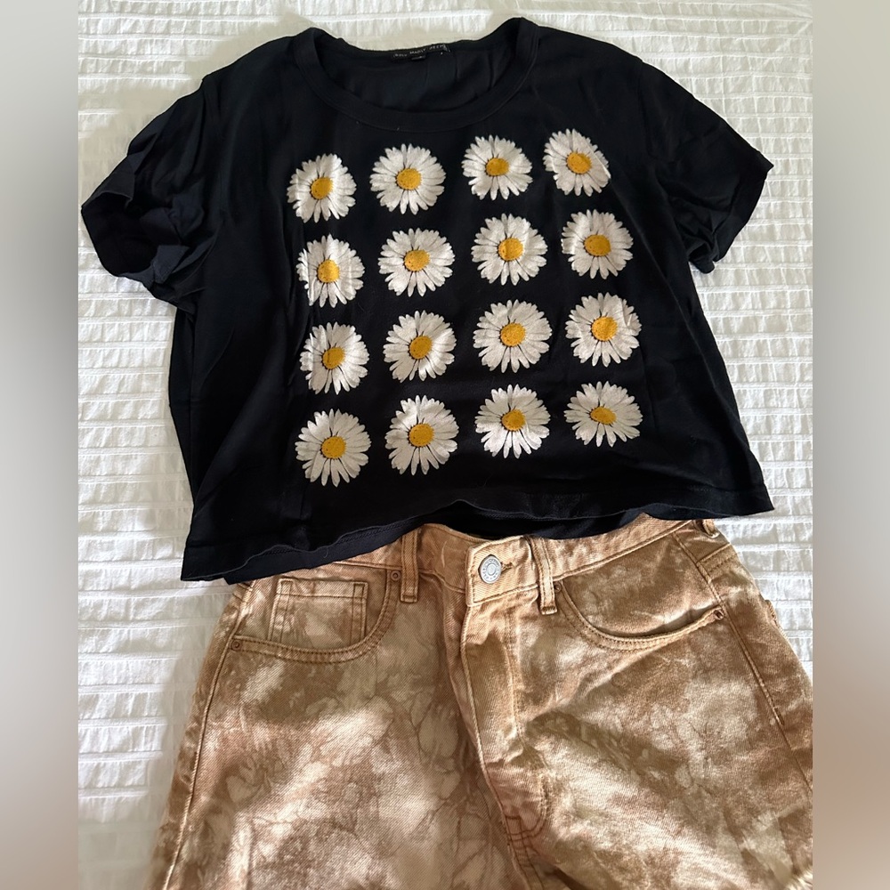 Truly Madly Deeply Black Tee with Daisy Design